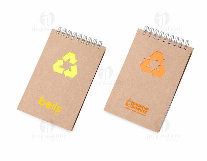 Kit com 6 porta copos, sendo 3 na cor branca e 3 na cor preta, em material resistente e antiderrapante.