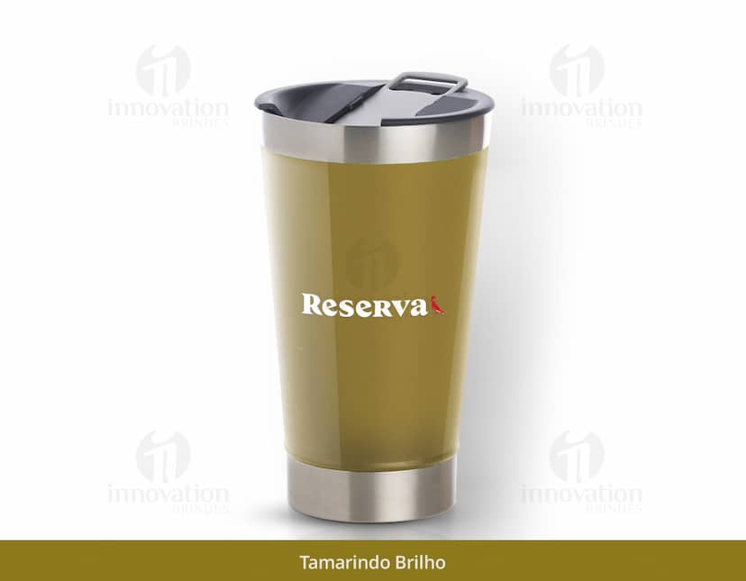 Copo Térmico Brilho e Cores Especiais em tons de amarelo e laranja, transparente e com efeito de reflexo. O copo é ideal para bebidas geladas, como sucos, vitaminas e cocktails refrescantes. Ideal também para manter a temperatura de drinks alcóolicos como vodka e cervejas geladas. Perfeito para quem busca praticidade e estilo em seus momentos de consumo.