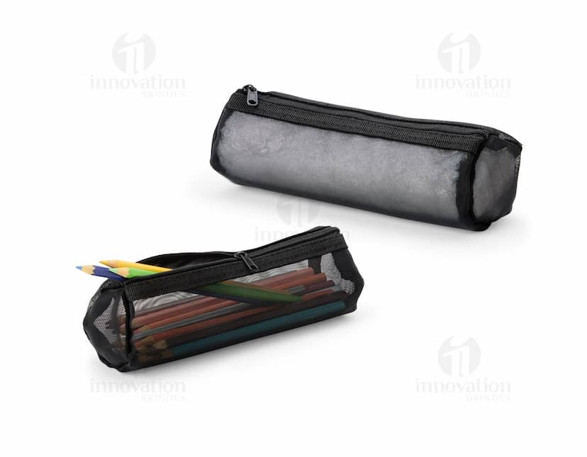 Estojo de Nylon preto com zíper e alça de mão, ideal para guardar e transportar itens diversos.