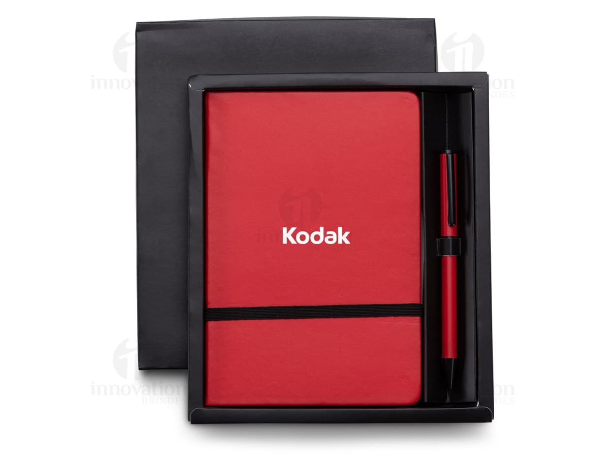 Kit com 6 porta copos em formato quadrado, em tons neutros e com estampas abstratas.