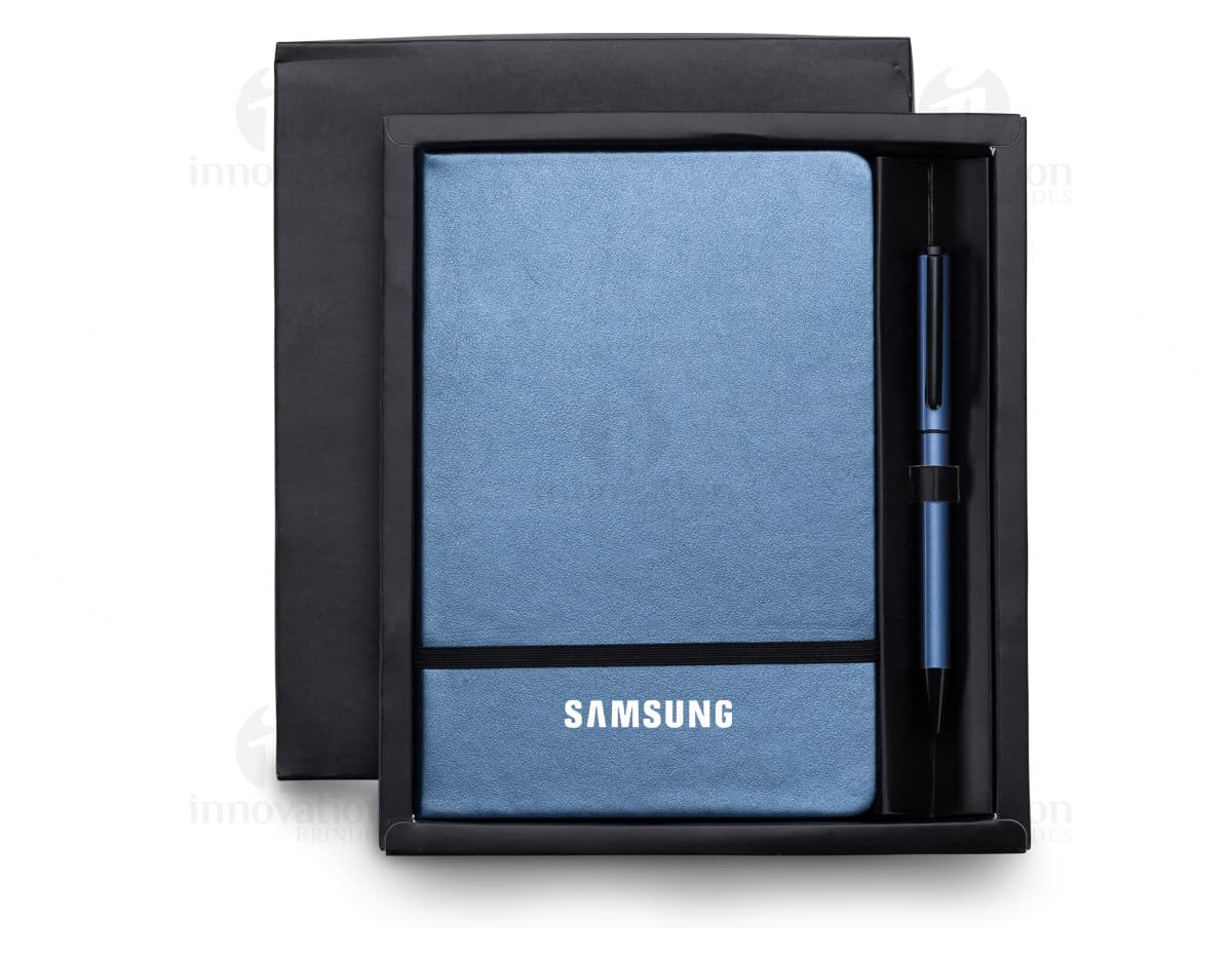 Kit com 6 porta copos de diferentes cores e estampas, em formato quadrado e feitos de material resistente.
