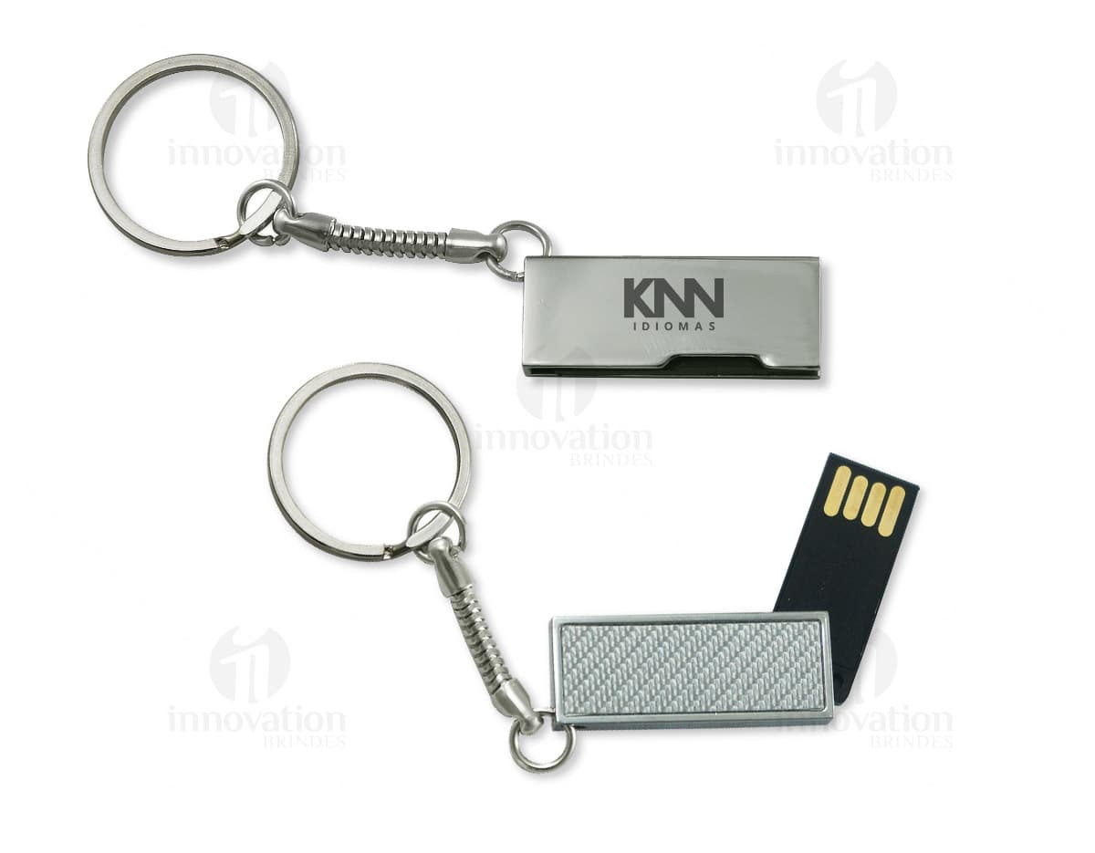 Pen Card plástico redondo 4GB em destaque em um fundo branco.