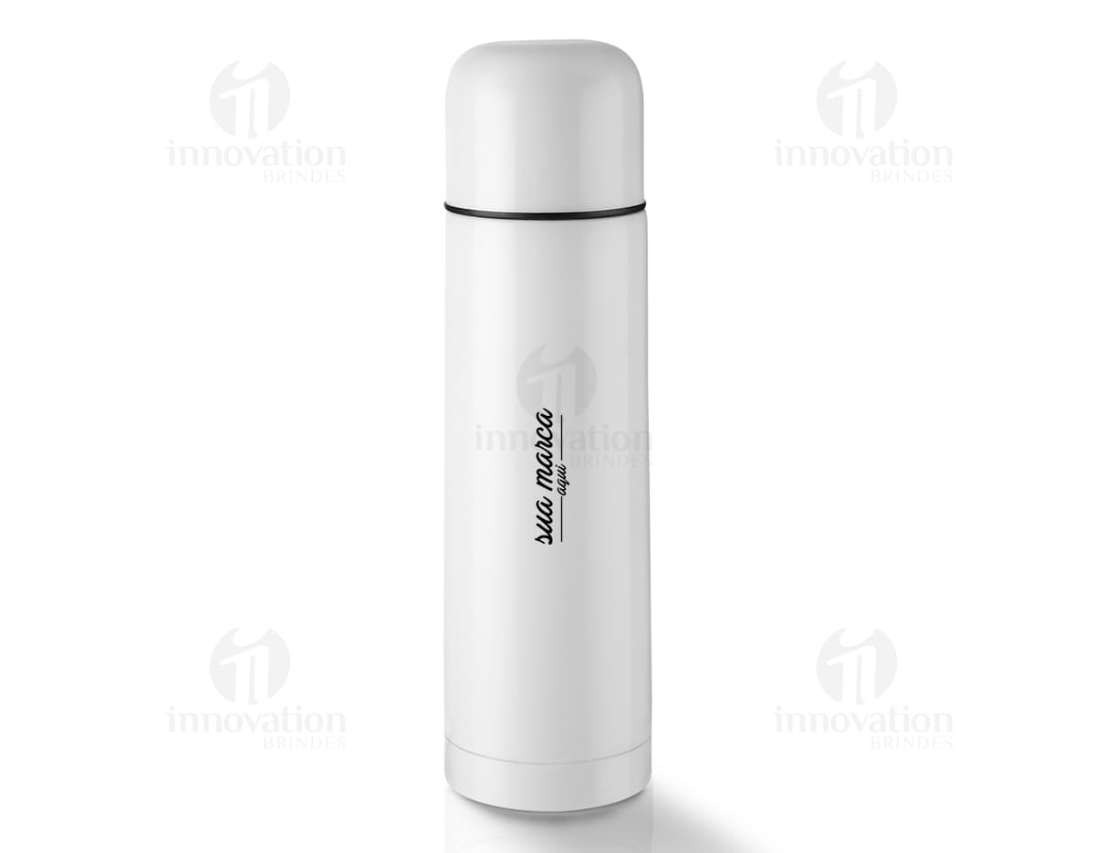 Kit com 6 porta copos em formato quadrado, feitos de vidro transparente com design elegante e moderno. Cada porta copo possui pés de borracha para evitar escorregões e proteger superfícies.