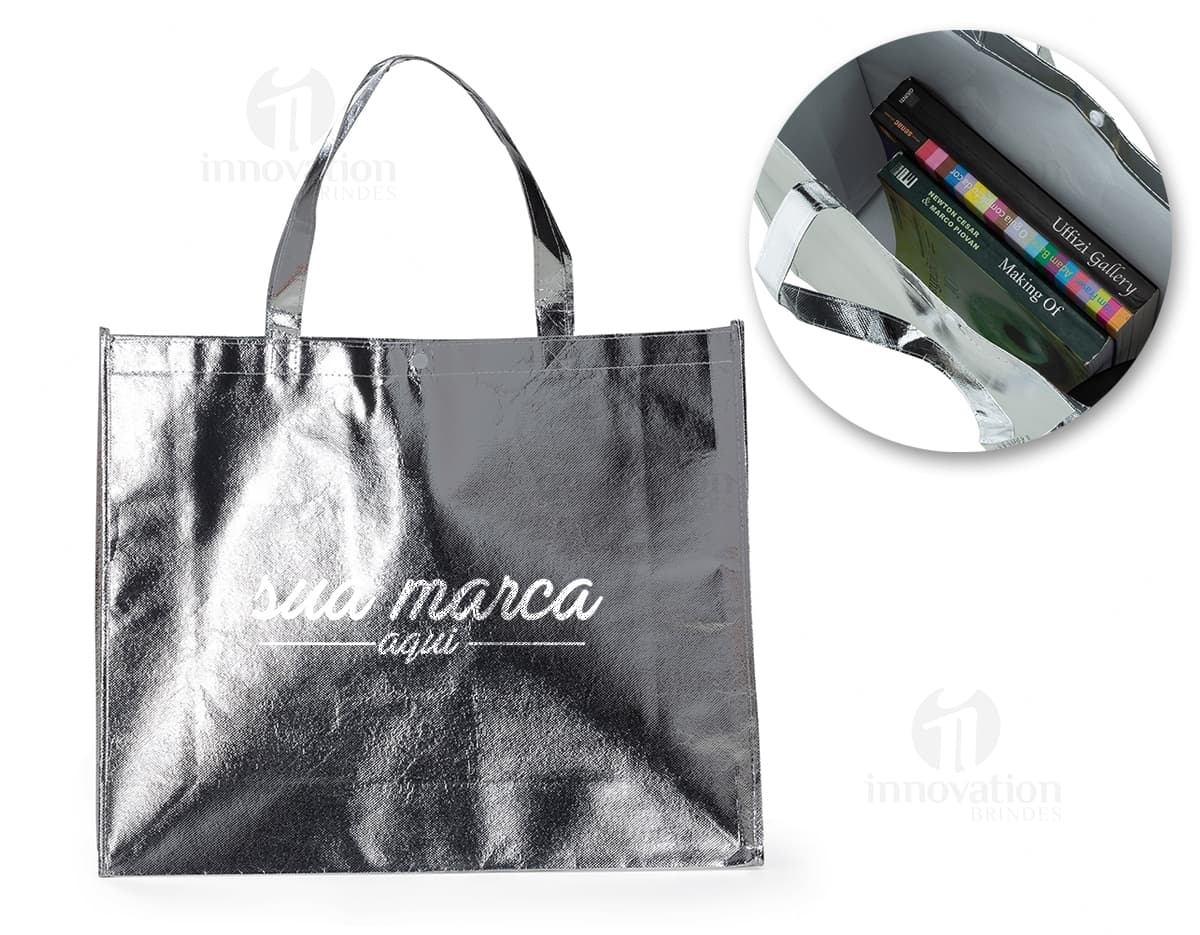 Kit com 6 porta copos em diversos formatos e cores, em uma superfície de madeira.