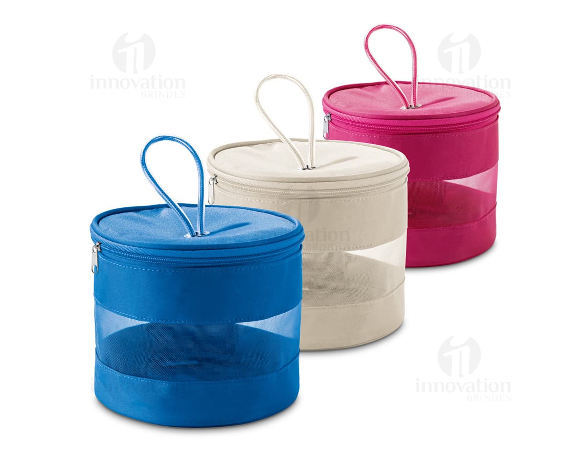 Kit com 6 porta copos em formato redondo, feitos em material resistente e durável. Cada porta copo possui uma estampa colorida e criativa, ideal para proteger móveis de manchas de líquidos.
