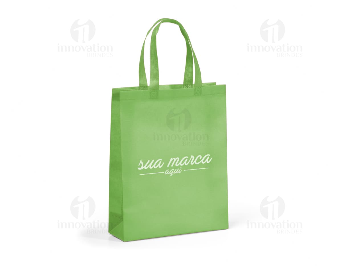 Kit com 6 porta copos em formato circular, com estampas coloridas de frutas tropicais e folhas verdes. Cada porta copo tem um diâmetro de aproximadamente 10 cm e é feito de material resistente e fácil de limpar. Ideal para proteger superfícies de móveis de possíveis danos causados por líquidos.