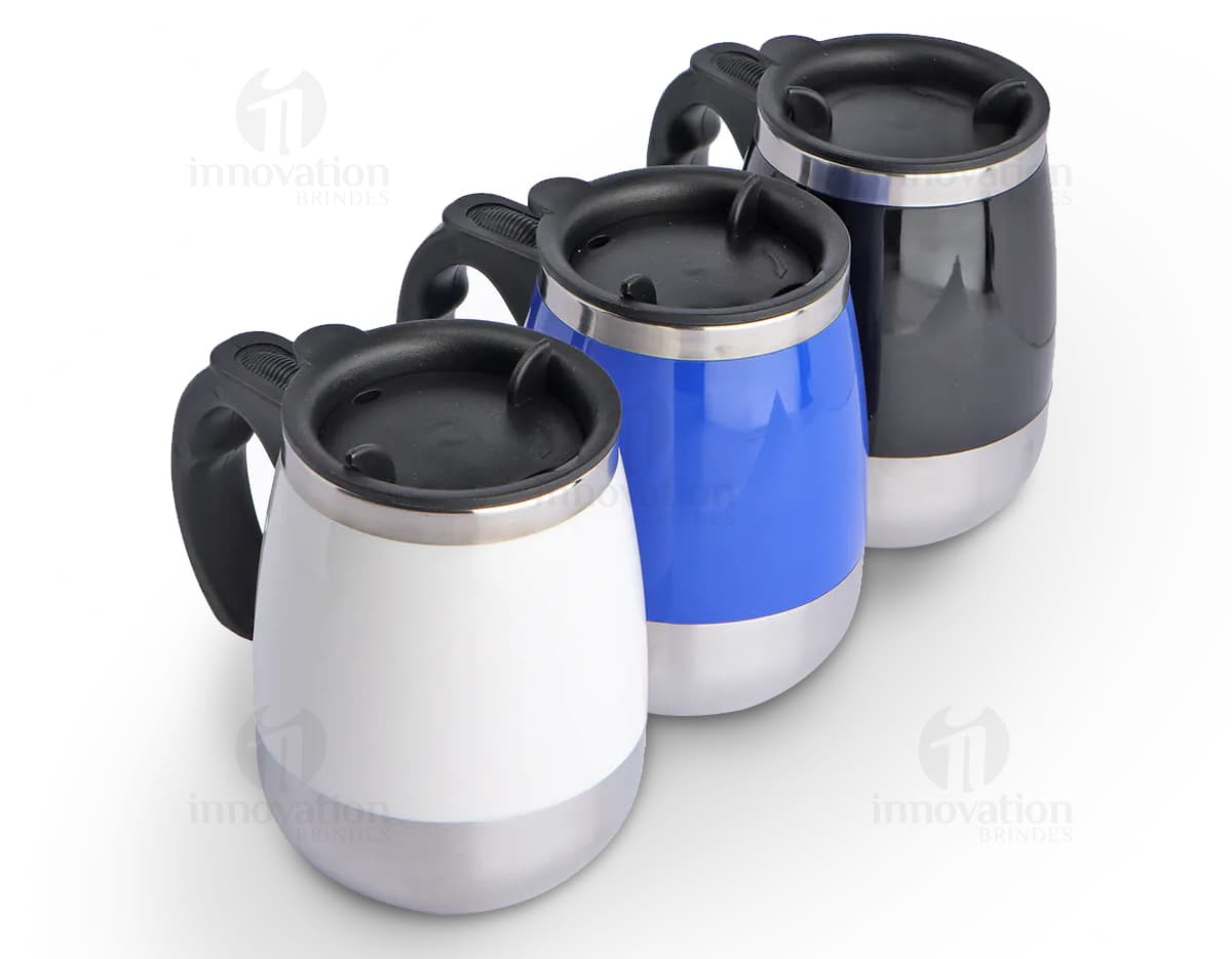Kit com 6 porta copos em diferentes cores e estampas. Os porta copos são redondos e possuem uma camada protetora antiderrapante na parte inferior. Ideal para proteger mesas e superfícies de danos causados por líquidos.