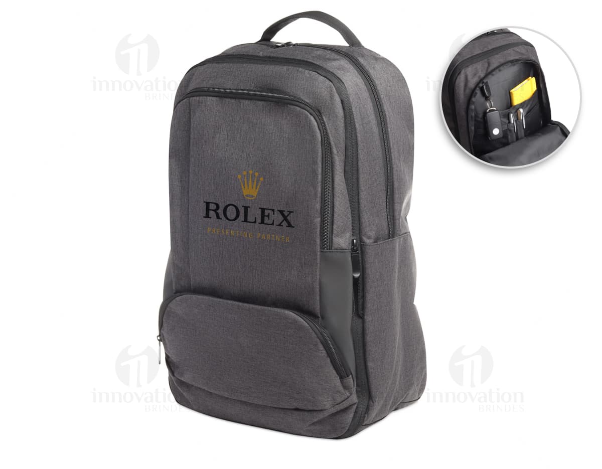 Kit com 6 porta copos em formato circular, produzidos em material resistente e com estampas coloridas de diferentes desenhos.