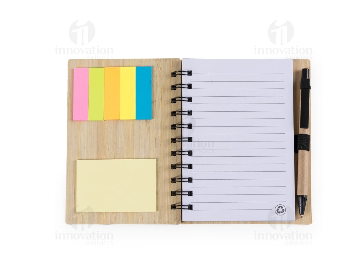 Kit com 6 porta copos em formato redondo e estampados com desenhos coloridos de frutas.