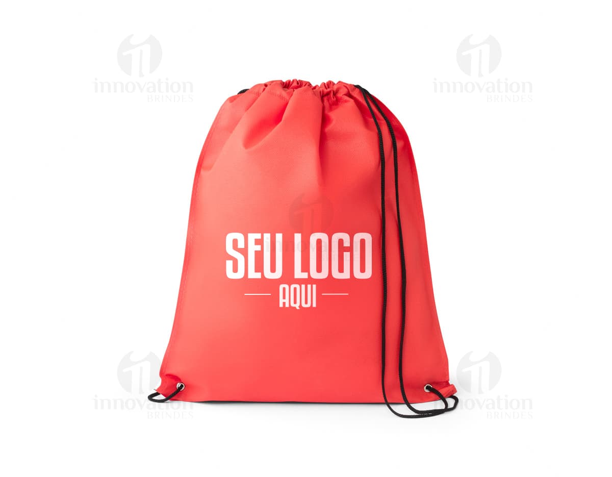 Kit com 6 porta copos em diferentes cores e estampas, feitos de material resistente.