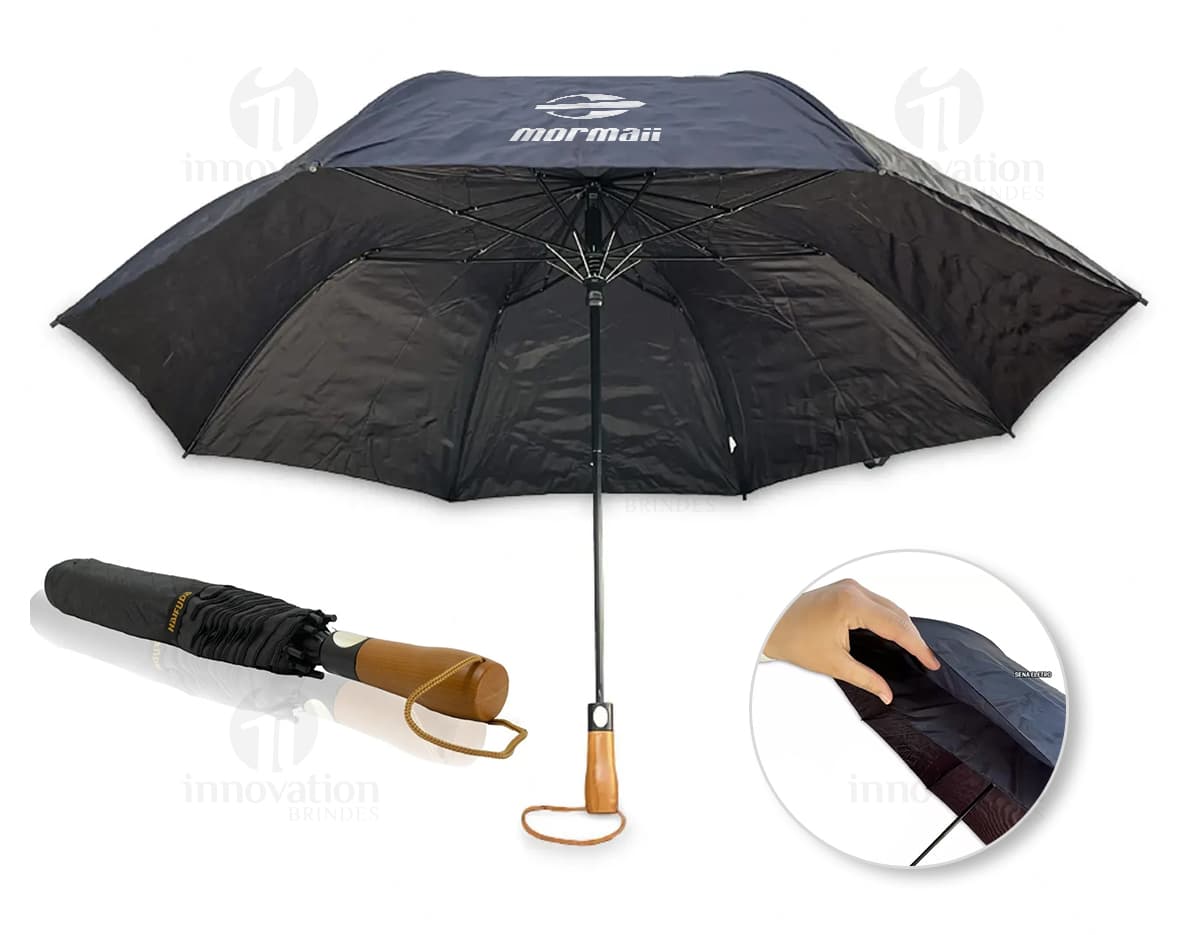 Guarda chuva dobrável com lanterna, ideal para uso em dias chuvosos e escuros.
