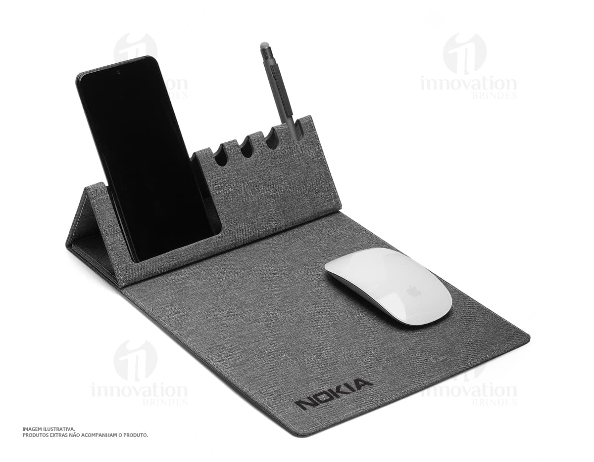 Kit com 6 porta copos em formato redondo, feitos de material resistente. Cada porta copo possui uma estampa colorida e variada, com desenhos de animais. Ideal para proteger sua mesa de manchas e marcas de copos.
