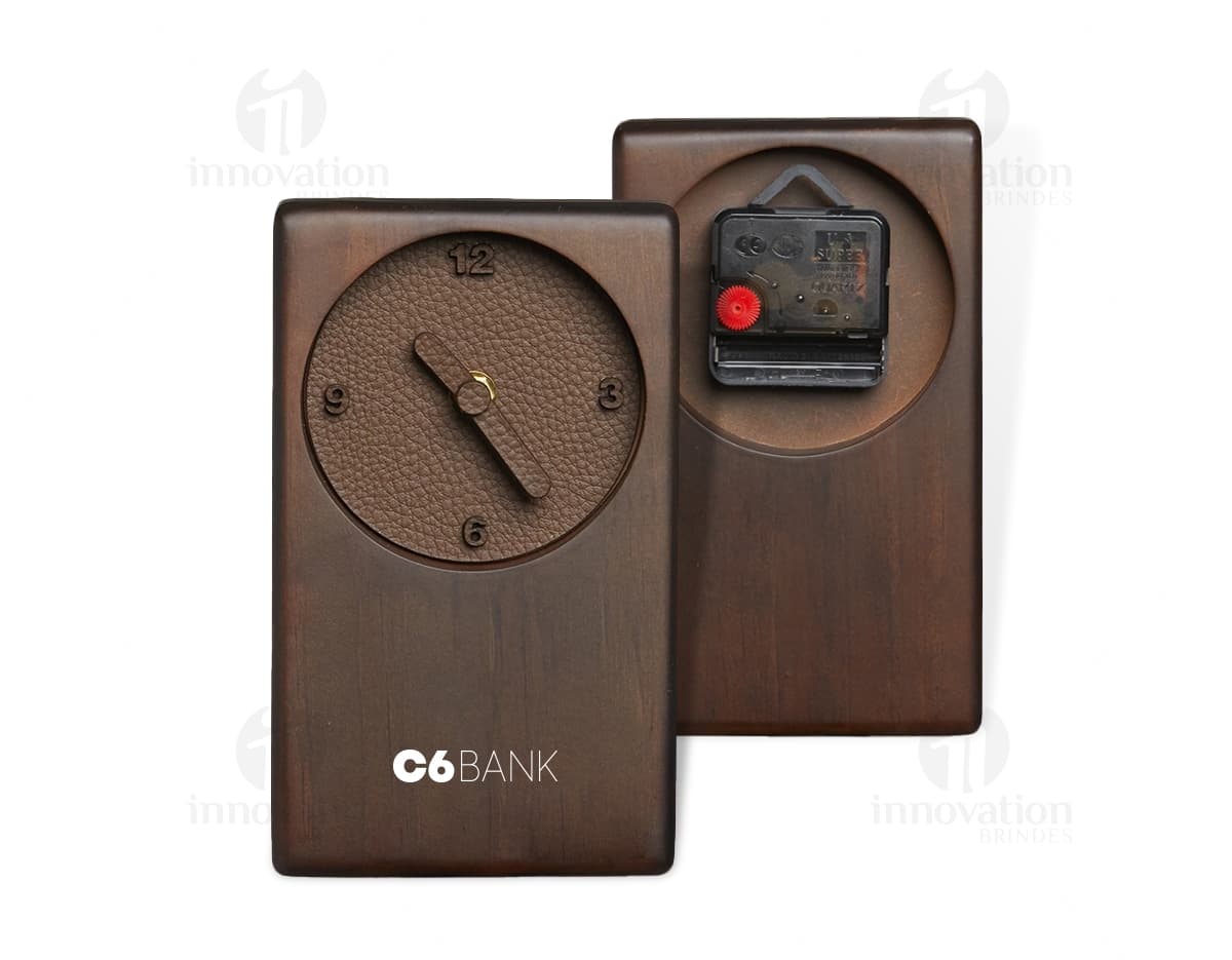 Seis porta copos empilhados em um conjunto.