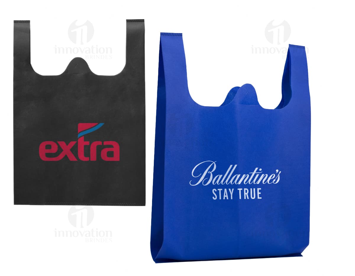Kit com 6 porta copos em formato redondo, feitos de material resistente e com estampas variadas em tons de azul e verde. Os porta copos possuem uma camada de borracha antiderrapante na parte de baixo para evitar escorregões.