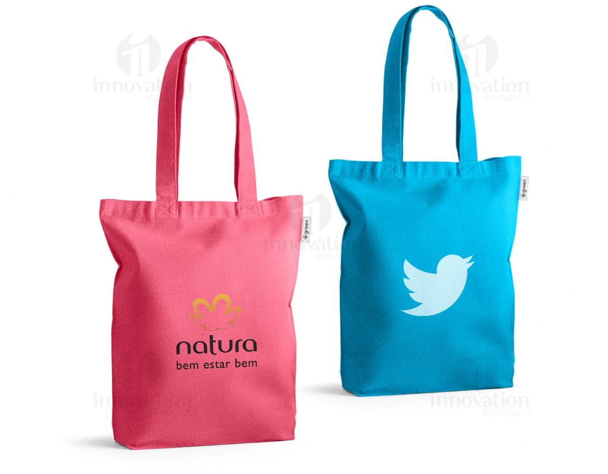 Kit com 6 porta copos em tons de azul e branco, com estampas de flores e folhas. Os porta copos possuem bordas arredondadas e são feitos de material resistente e fácil de limpar.