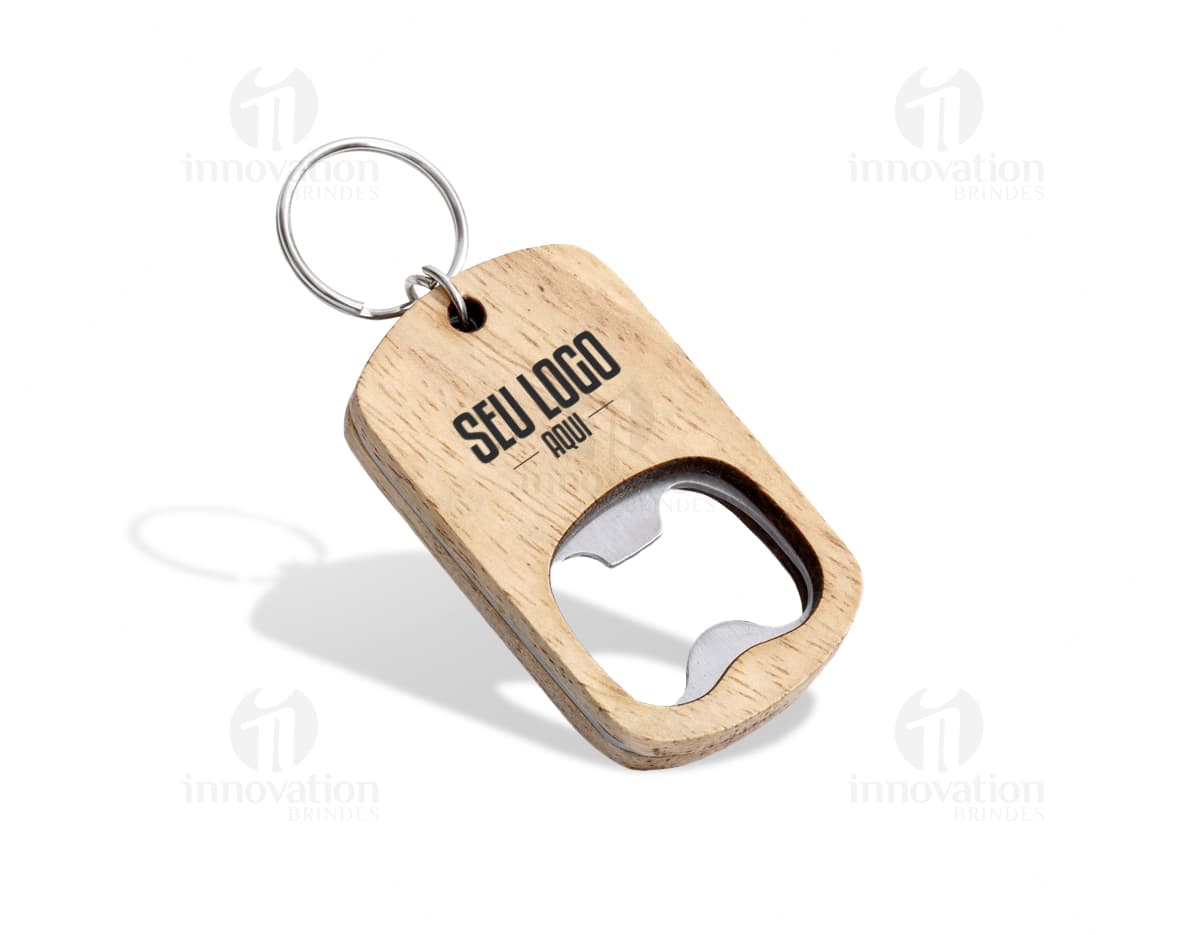 Chaveiro abridor de madeira - Um item prático e sofisticado para presentear. Com design elegante e funcional, esse chaveiro une estilo e utilidade em um único acessório. Perfeito para quem busca qualidade e exclusividade em brindes personalizados. Adquira o seu agora e surpreenda!