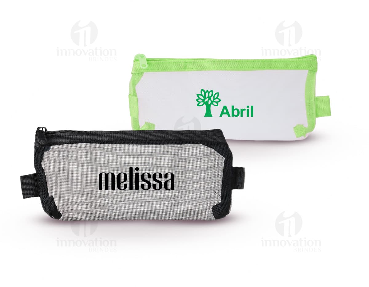 Kit com 6 porta copos em diferentes cores e estampas, em formato redondo e feitos de material resistente.