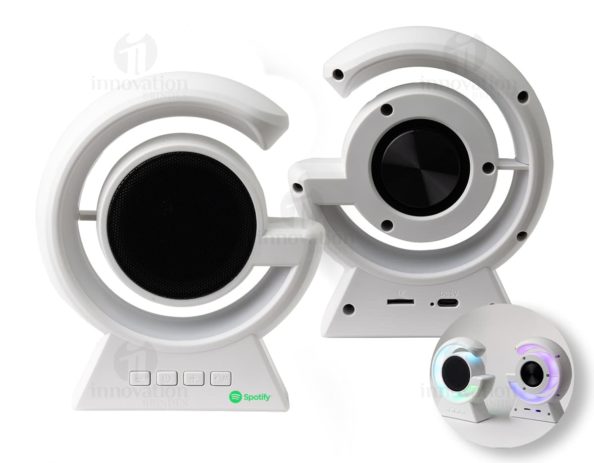 Kit com 6 porta copos de diferentes cores e estampas. Os porta copos são redondos e feitos de material resistente.