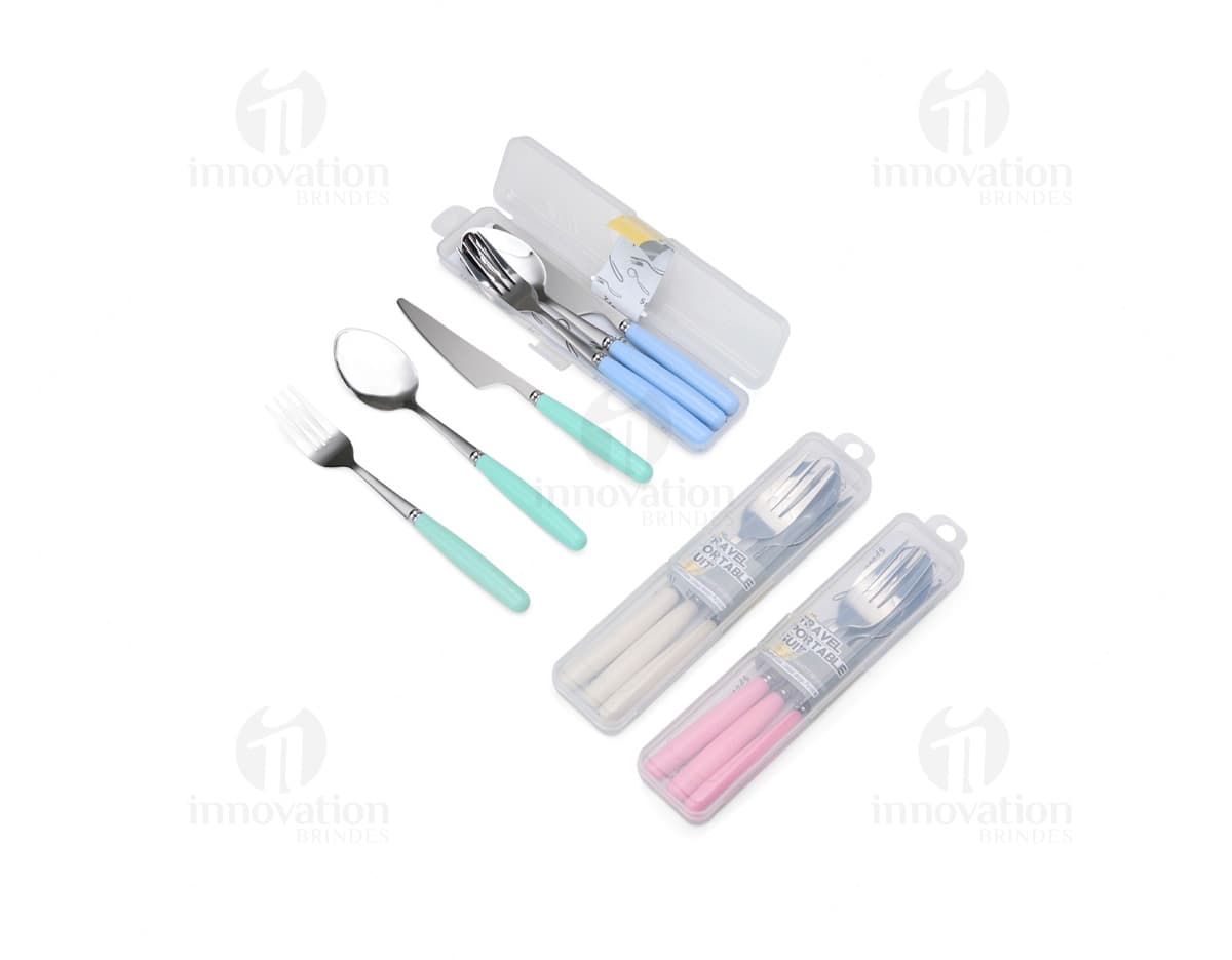 Moedor manual compacto e funcional, ideal para moer diversos tipos de grãos.
