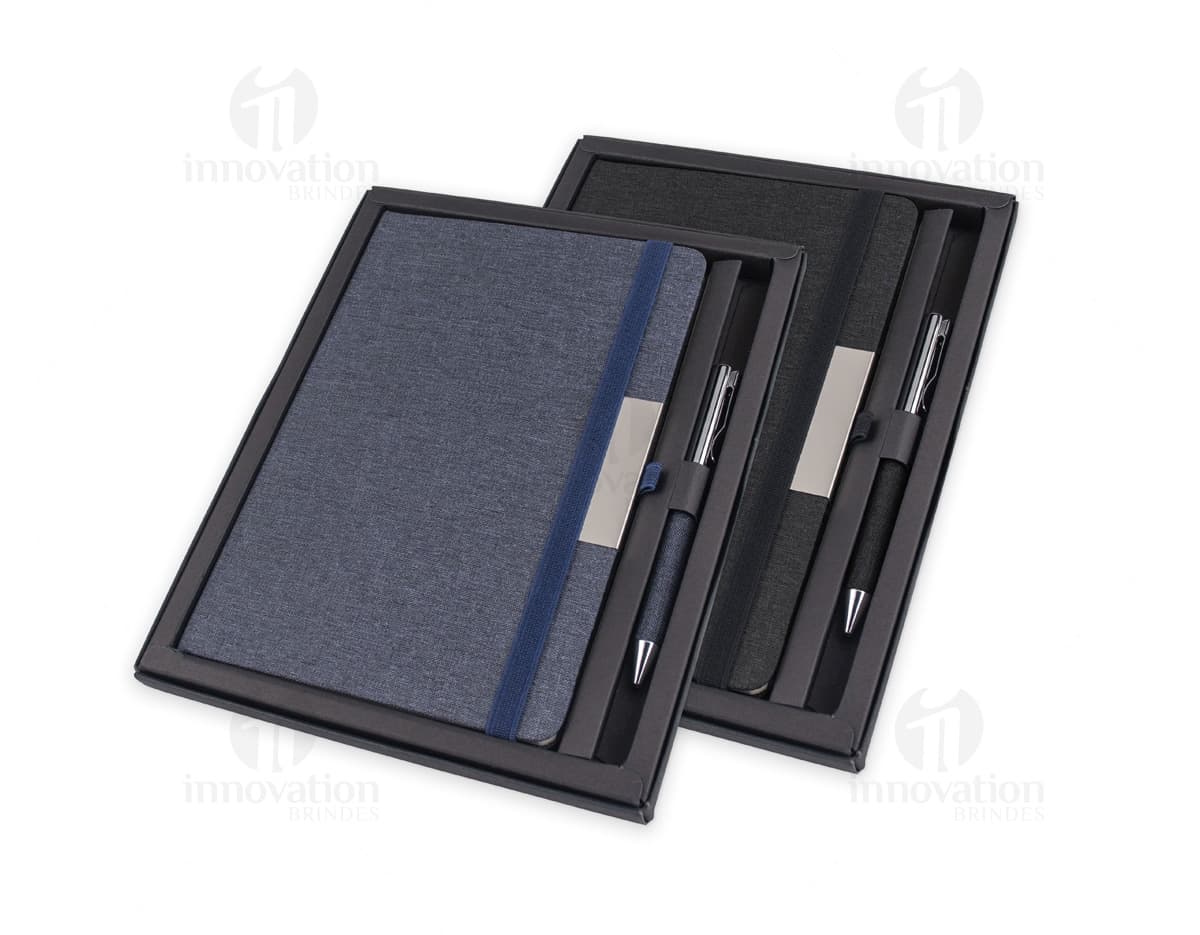 Kit com 6 porta copos em tons de azul e amarelo, feitos em material resistente e com estampas botânicas.