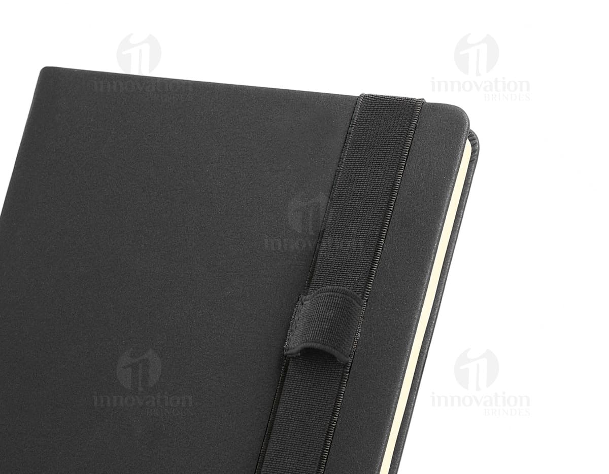 Caderno com capa dura na cor azul com 20 páginas em branco. Caderno com capa dura na cor azul com 20 páginas em branco.