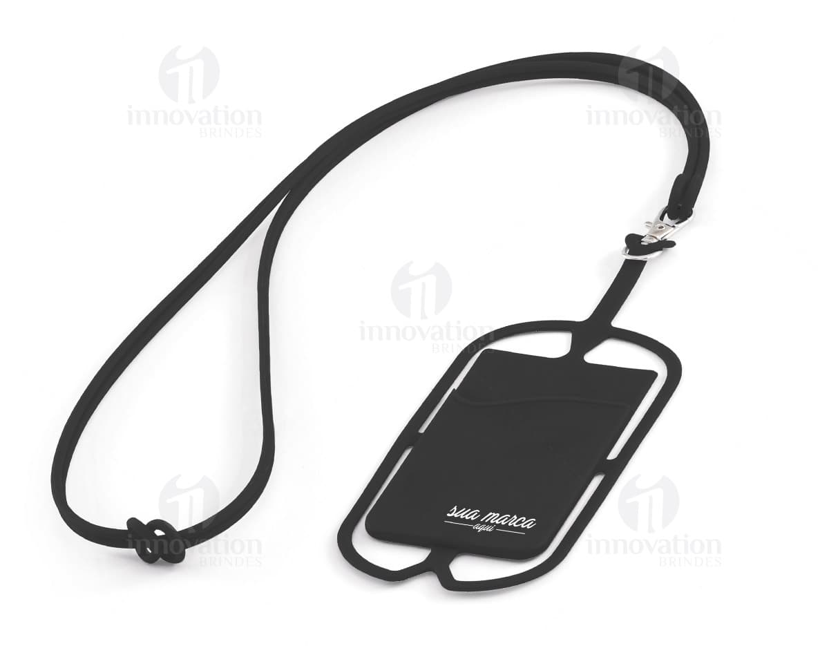 Power bank de metal com cabo micro USB preto sobre fundo branco. Power bank de metal com cabo micro USB preto sobre fundo branco.
