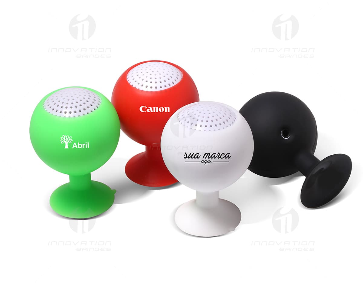 Mini caixa de som de cor preta, com design compacto e moderno. Aparelho apresenta botões de controle e conexão Bluetooth, ideal para ouvir música em ambientes pequenos. Mini caixa de som de cor preta, com design compacto e moderno. Aparelho apresenta botões de controle e conexão Bluetooth, ideal para ouvir música em ambientes pequenos.