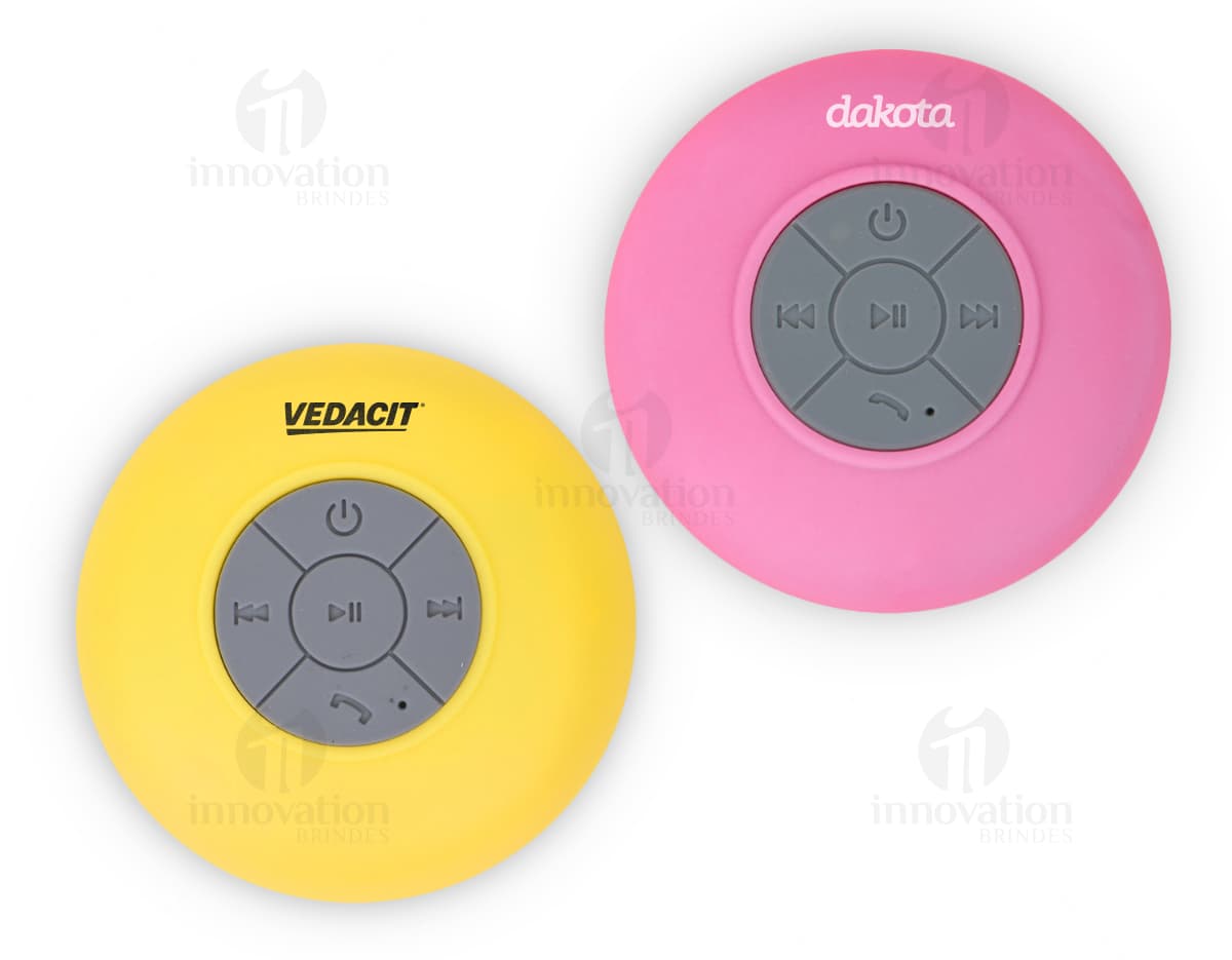 Caixa de som impermeável na cor preta, com design moderno e resistente à água. Ideal para uso em ambientes externos, como piscinas e praias. Oferece uma ótima qualidade de som e possui conectividade bluetooth. Caixa de som impermeável na cor preta, com design moderno e resistente à água. Ideal para uso em ambientes externos, como piscinas e praias. Oferece uma ótima qualidade de som e possui conectividade bluetooth.