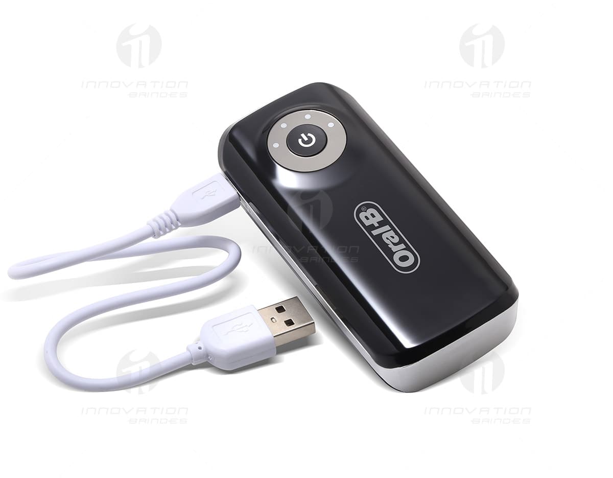 Petisqueira Redonda 25x25 em madeira, com 4 divisórias e acabamento em verniz. Petisqueira Redonda 25x25 em madeira, com 4 divisórias e acabamento em verniz.