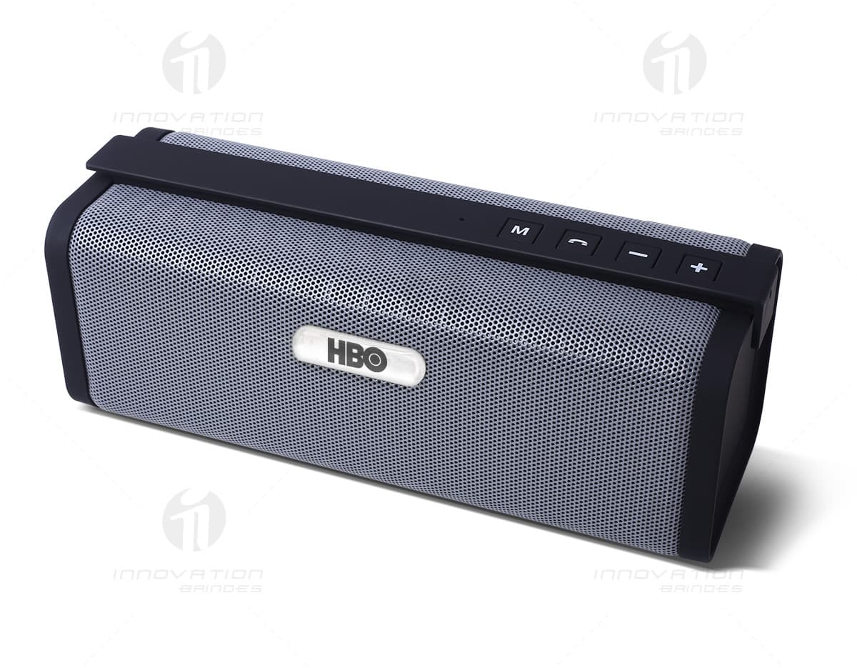 Dispositivo eletrônico com sensor de toque, design moderno e caixa de som embutida. O produto possui luzes de LED e pode ser utilizado para ouvir música ou conectar-se a outros dispositivos através da tecnologia bluetooth. Cor prateada e acabamento em metal e plástico. Ideal para uso em ambientes domésticos ou escritórios. Dispositivo eletrônico com sensor de toque, design moderno e caixa de som embutida. O produto possui luzes de LED e pode ser utilizado para ouvir música ou conectar-se a outros dispositivos através da tecnologia bluetooth. Cor prateada e acabamento em metal e plástico. Ideal para uso em ambientes domésticos ou escritórios.