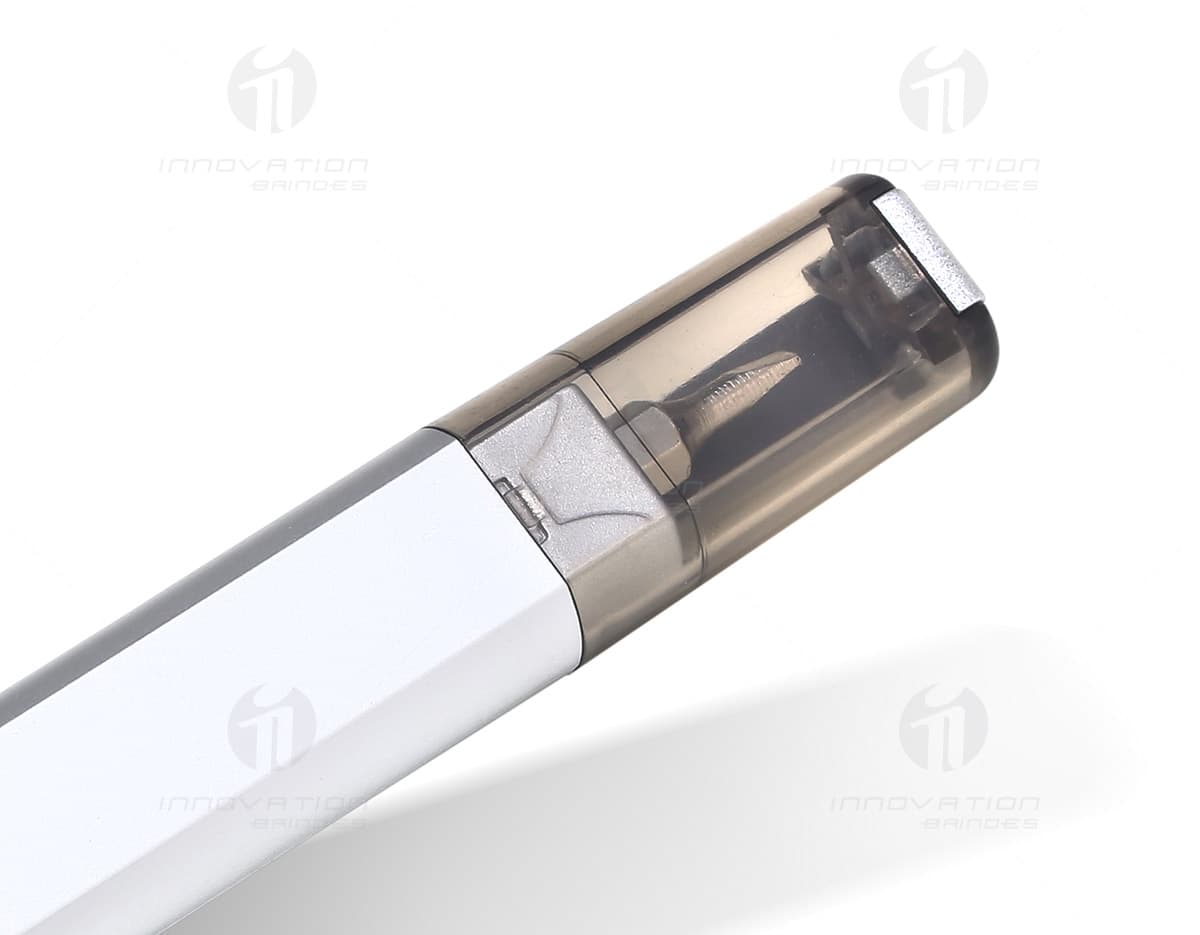 Kit 2 Chaves: Philips e Fenda em fundo branco. Kit 2 Chaves: Philips e Fenda em fundo branco.