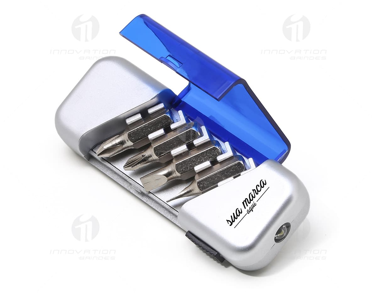 Kit com 6 chaves de diferentes tamanhos em estojo plástico. Kit com 6 chaves de diferentes tamanhos em estojo plástico.