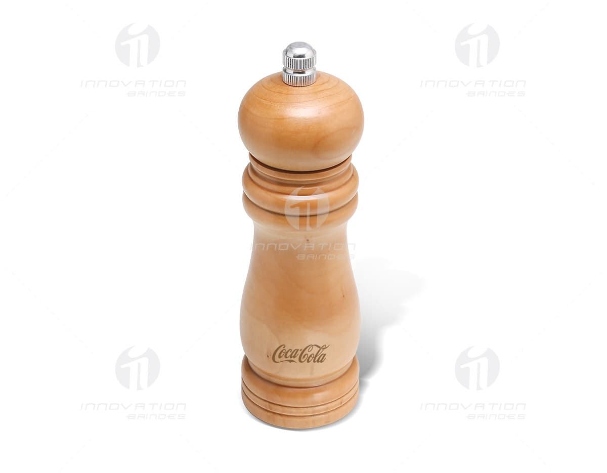Moedor de pimenta e sal, na cor prata, com design moderno e elegante. Moedor de pimenta e sal, na cor prata, com design moderno e elegante.