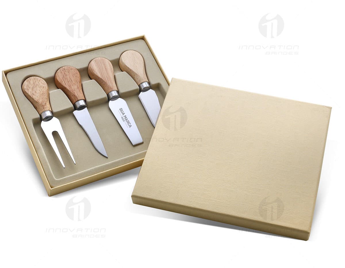 Kit com 6 porta copos em formato redondo e estampados com diferentes padrões de cores e desenhos abstratos. Kit com 6 porta copos em formato redondo e estampados com diferentes padrões de cores e desenhos abstratos.