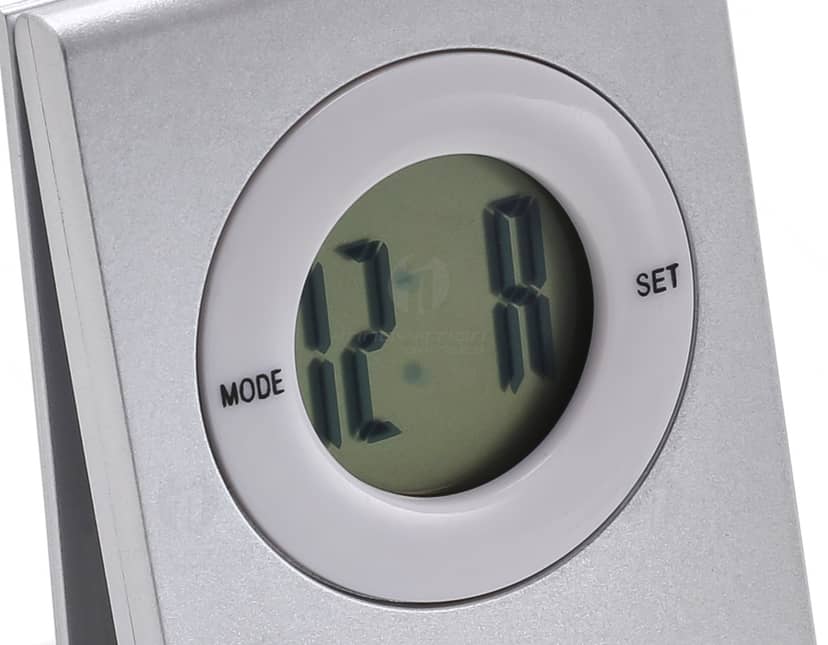 Kit com 6 porta copos em formato redondo, feitos de material resistente e com estampas coloridas de animais da floresta.