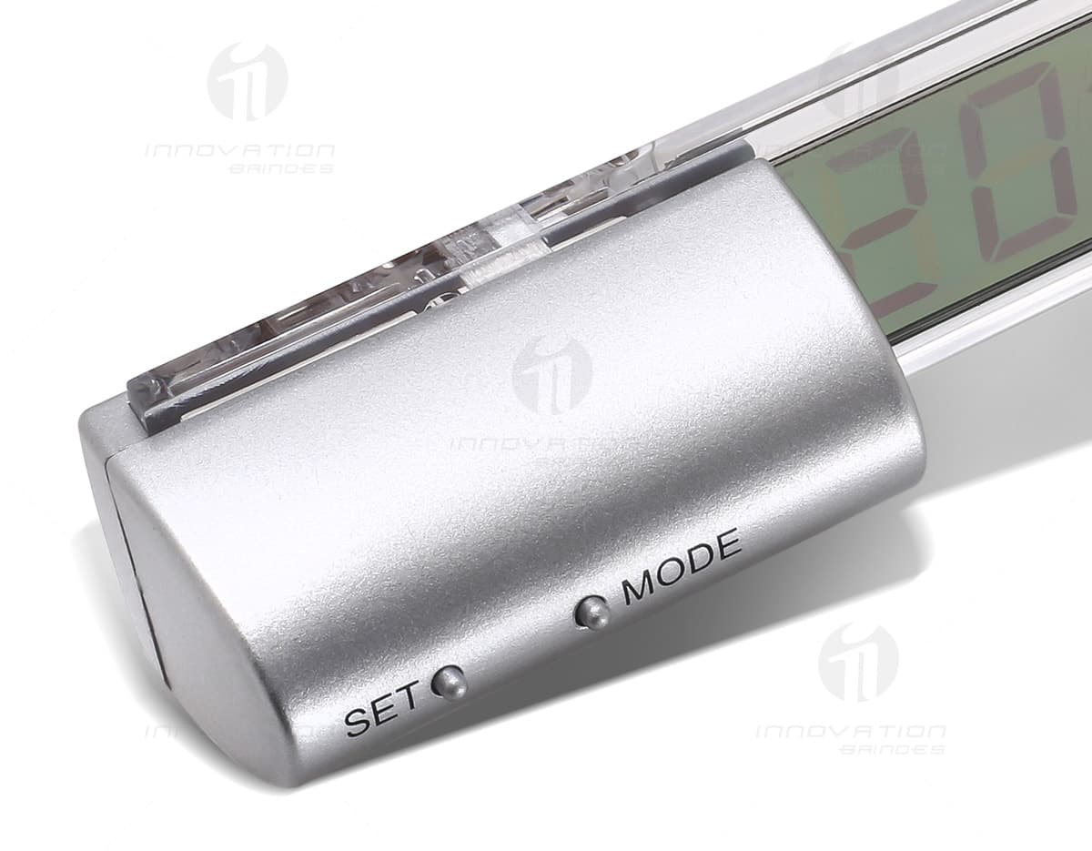 Porta retrato preto em formato retangular, com espaço para inserir uma foto 10x15cm. Porta retrato preto em formato retangular, com espaço para inserir uma foto 10x15cm.