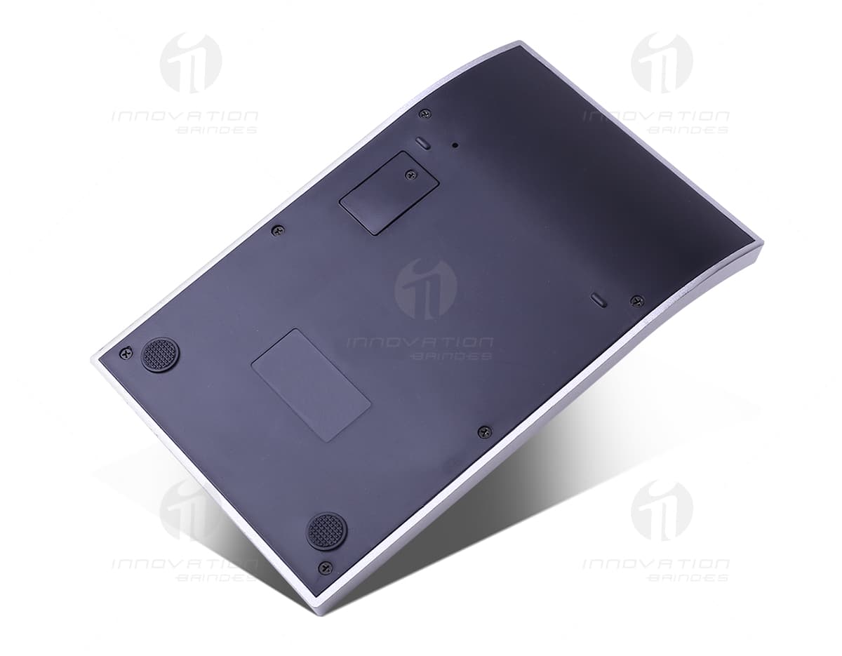 Kit com 6 porta copos em formato circular, feitos em material resistente e estampados com diferentes desenhos coloridos. Kit com 6 porta copos em formato circular, feitos em material resistente e estampados com diferentes desenhos coloridos.
