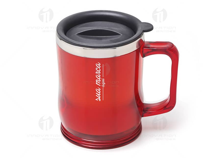 Kit com 6 porta copos em forma de abacaxi, feitos de cerâmica branca com detalhes dourados.