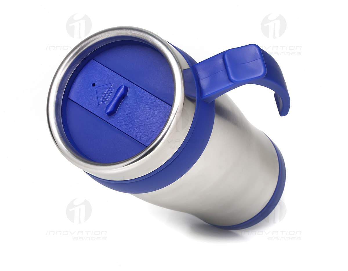 Kit com 6 porta copos em formato redondo, feitos de material resistente e com estampas coloridas de frutas. Kit com 6 porta copos em formato redondo, feitos de material resistente e com estampas coloridas de frutas.