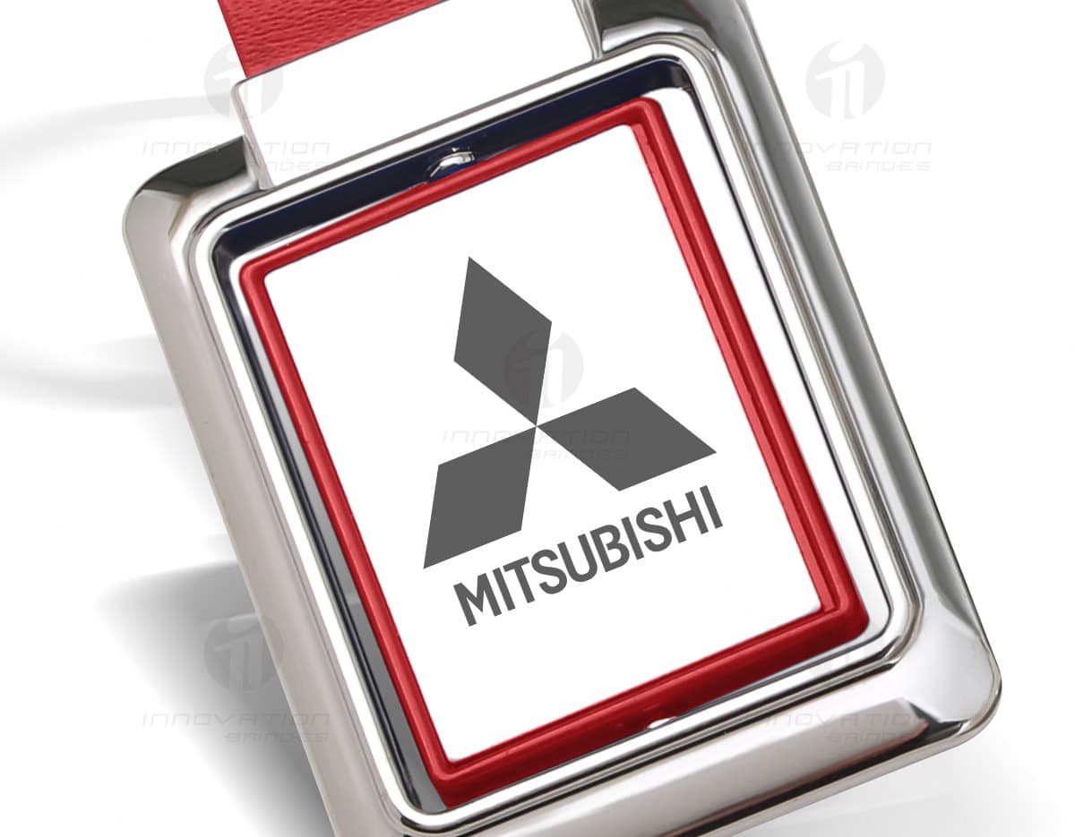 Headphone com microfone e entrada P2. Headphone com microfone e entrada P2.