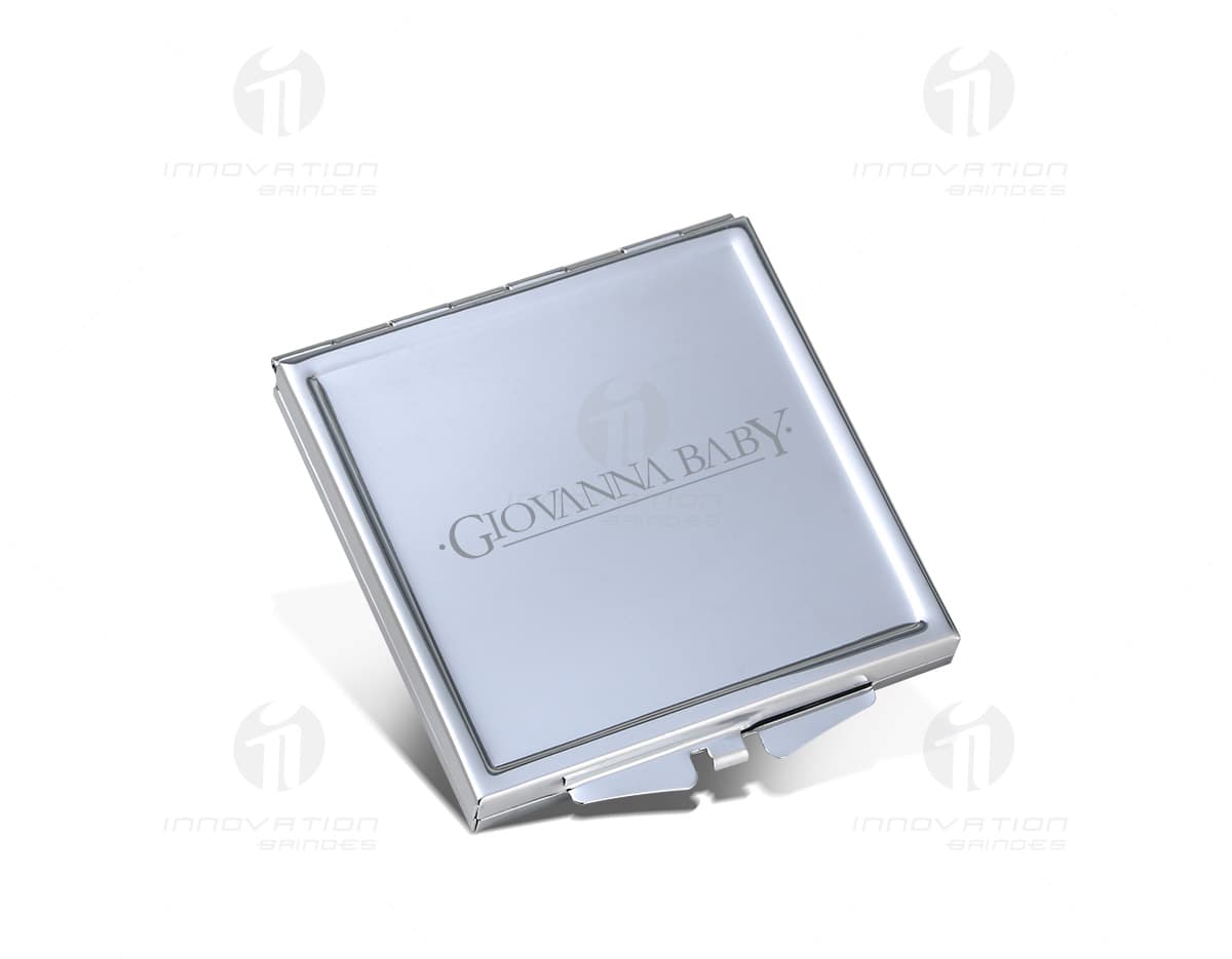 Espelho de maquiagem com design moderno e compacto, ideal para uso pessoal. Feito de plástico resistente, com botão de fechamento e abertura. Perfeito para guardar na bolsa ou na gaveta do escritório. Cor preta e fecho magnético. Espelho de maquiagem com design moderno e compacto, ideal para uso pessoal. Feito de plástico resistente, com botão de fechamento e abertura. Perfeito para guardar na bolsa ou na gaveta do escritório. Cor preta e fecho magnético.