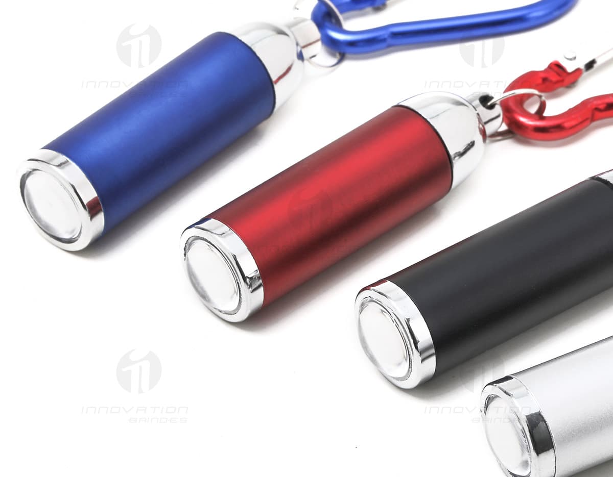 Kit com 6 porta copos em diversos tons de azul e branco, feitos de material resistente e antiderrapante. Cada porta copo possui um padrão geométrico diferente. Kit com 6 porta copos em diversos tons de azul e branco, feitos de material resistente e antiderrapante. Cada porta copo possui um padrão geométrico diferente.