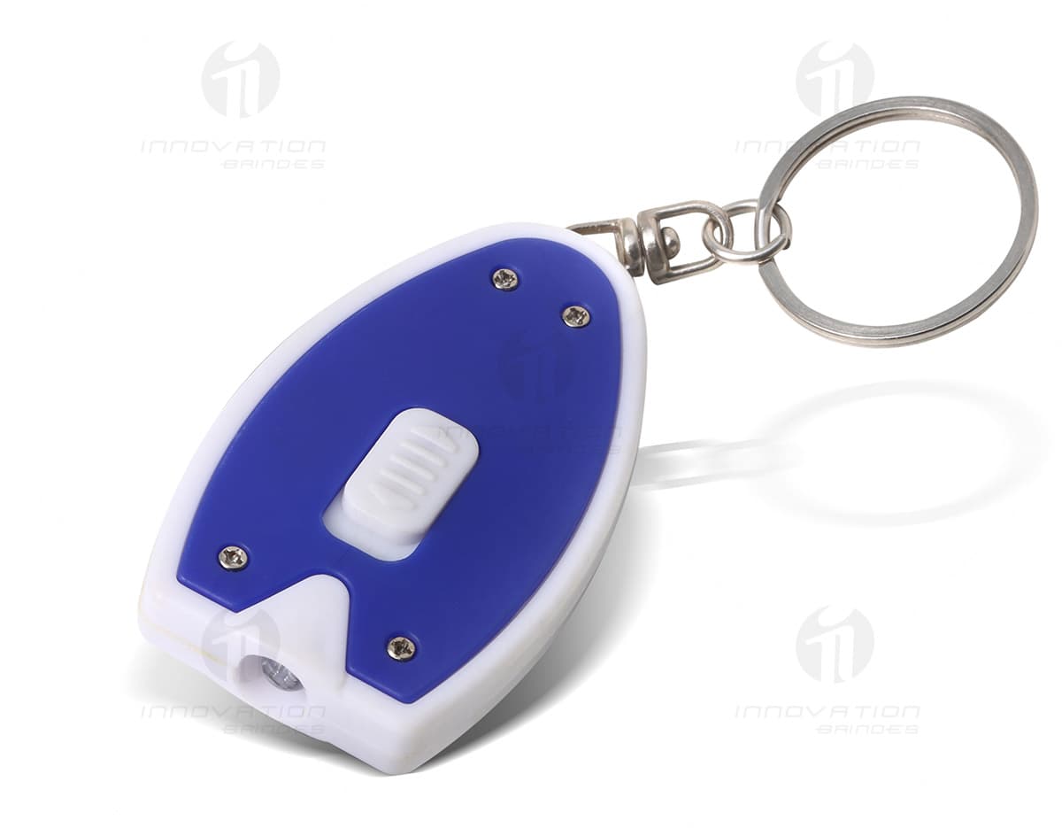 Kit de Ferramentas em Formato de Pneu, composto por diversas ferramentas em um case em formato de pneu de carro. Kit de Ferramentas em Formato de Pneu, composto por diversas ferramentas em um case em formato de pneu de carro.