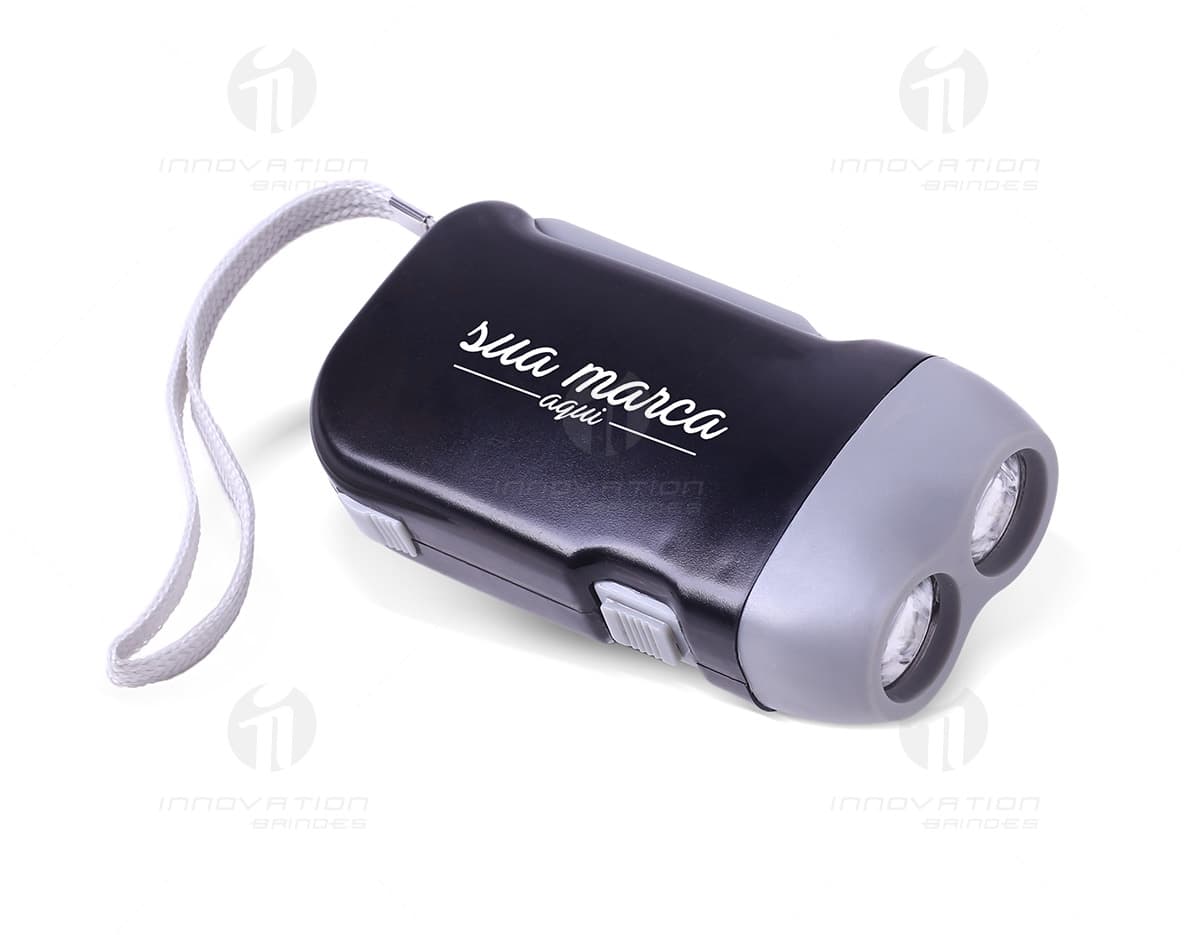 Lanterna plástica com 3 leds da marca Lumimax. Lanterna plástica com 3 leds da marca Lumimax.