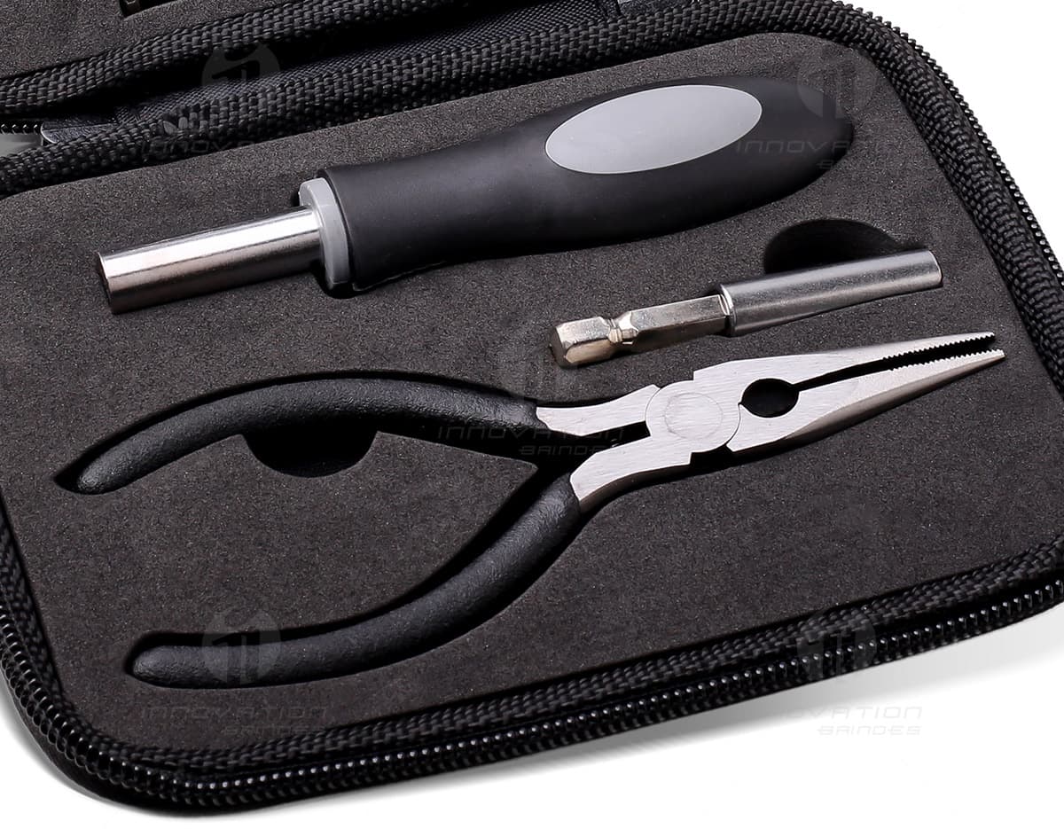 Kit ferramentas com 24 peças organizadas em um estojo. Kit ferramentas com 24 peças organizadas em um estojo.