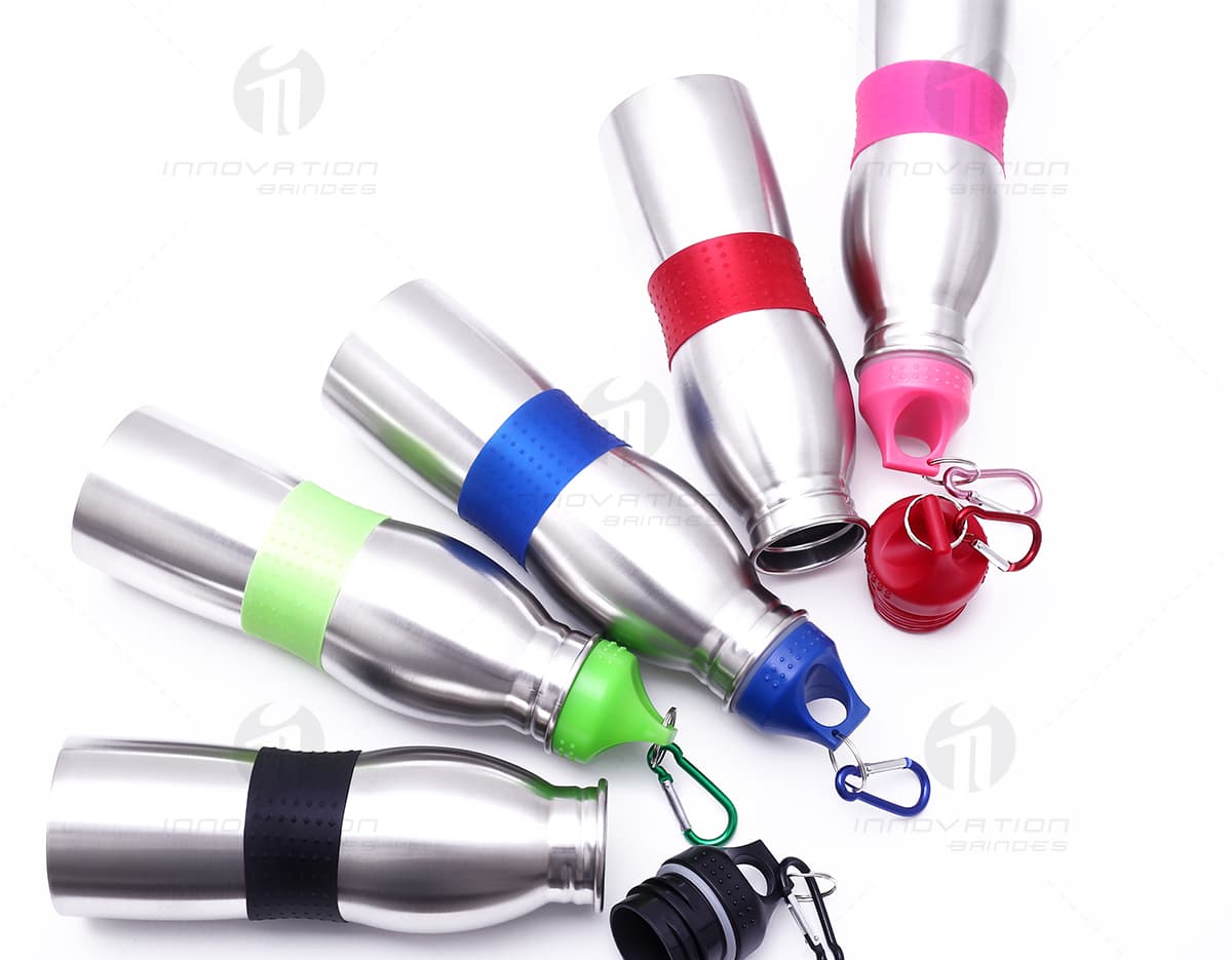 Kit com 6 porta copos de diferentes cores e estampas variadas. Kit com 6 porta copos de diferentes cores e estampas variadas.