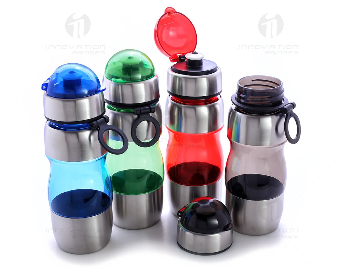 Kit com 6 porta copos em formato redondo, feitos de material resistente e com estampas coloridas de flores e folhas. Kit com 6 porta copos em formato redondo, feitos de material resistente e com estampas coloridas de flores e folhas.