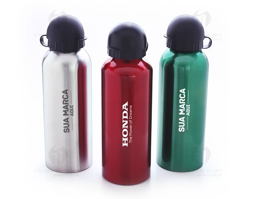 Kit com 6 porta copos de cores variadas, feitos de material resistente e ideal para proteger superfícies de mesas e móveis. Os porta copos possuem um design moderno e são práticos para uso diário.