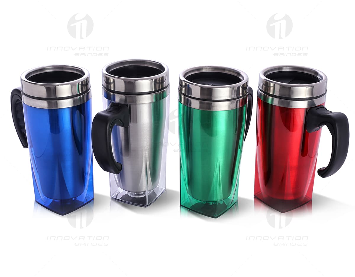 Kit com 6 porta copos em formato redondo, feitos de material resistente e com estampas coloridas e variadas. Kit com 6 porta copos em formato redondo, feitos de material resistente e com estampas coloridas e variadas.