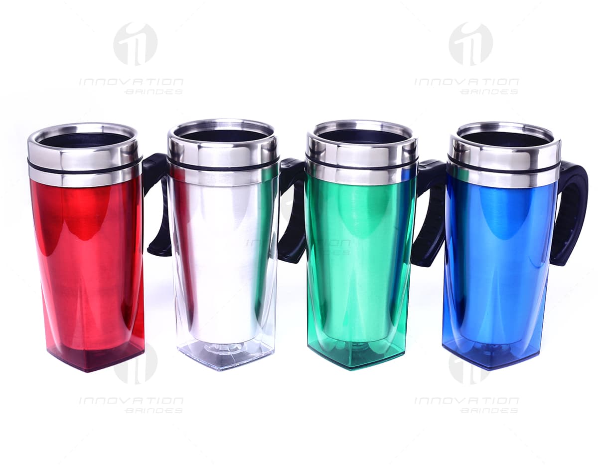 Garrafa térmica de 500ml de cor prata, com tampa rosqueável e isolamento térmico. Garrafa térmica de 500ml de cor prata, com tampa rosqueável e isolamento térmico.
